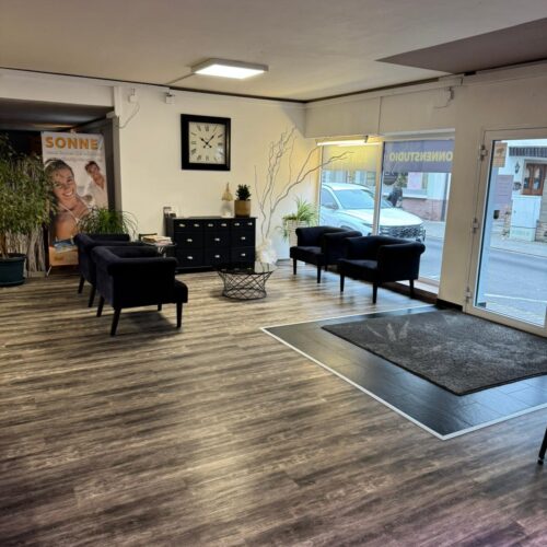 Sunclub Ramstein - Eingangsbereich und Wartebereich